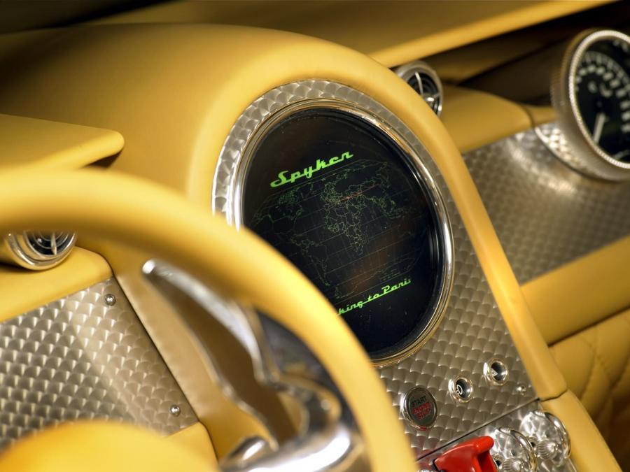 Детали интерьера Spyker D12 Peking-to-Paris Concept 2006 года  (фото 16 из 60)
